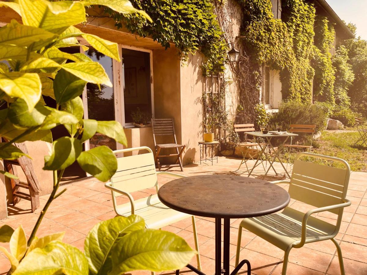 Bed and Breakfast Le Repaire De La Reveuse Saint-Frajou Экстерьер фото