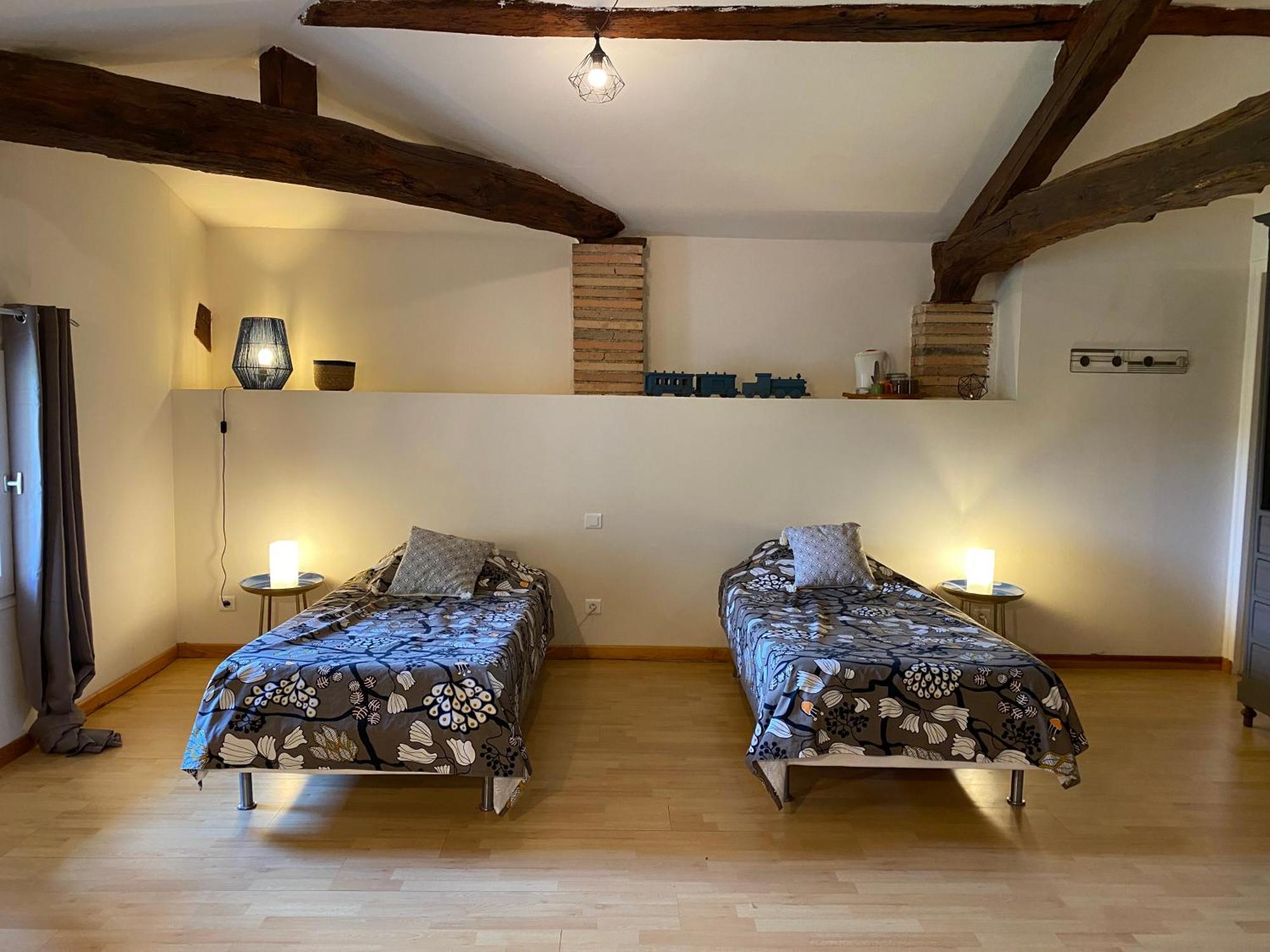 Bed and Breakfast Le Repaire De La Reveuse Saint-Frajou Экстерьер фото
