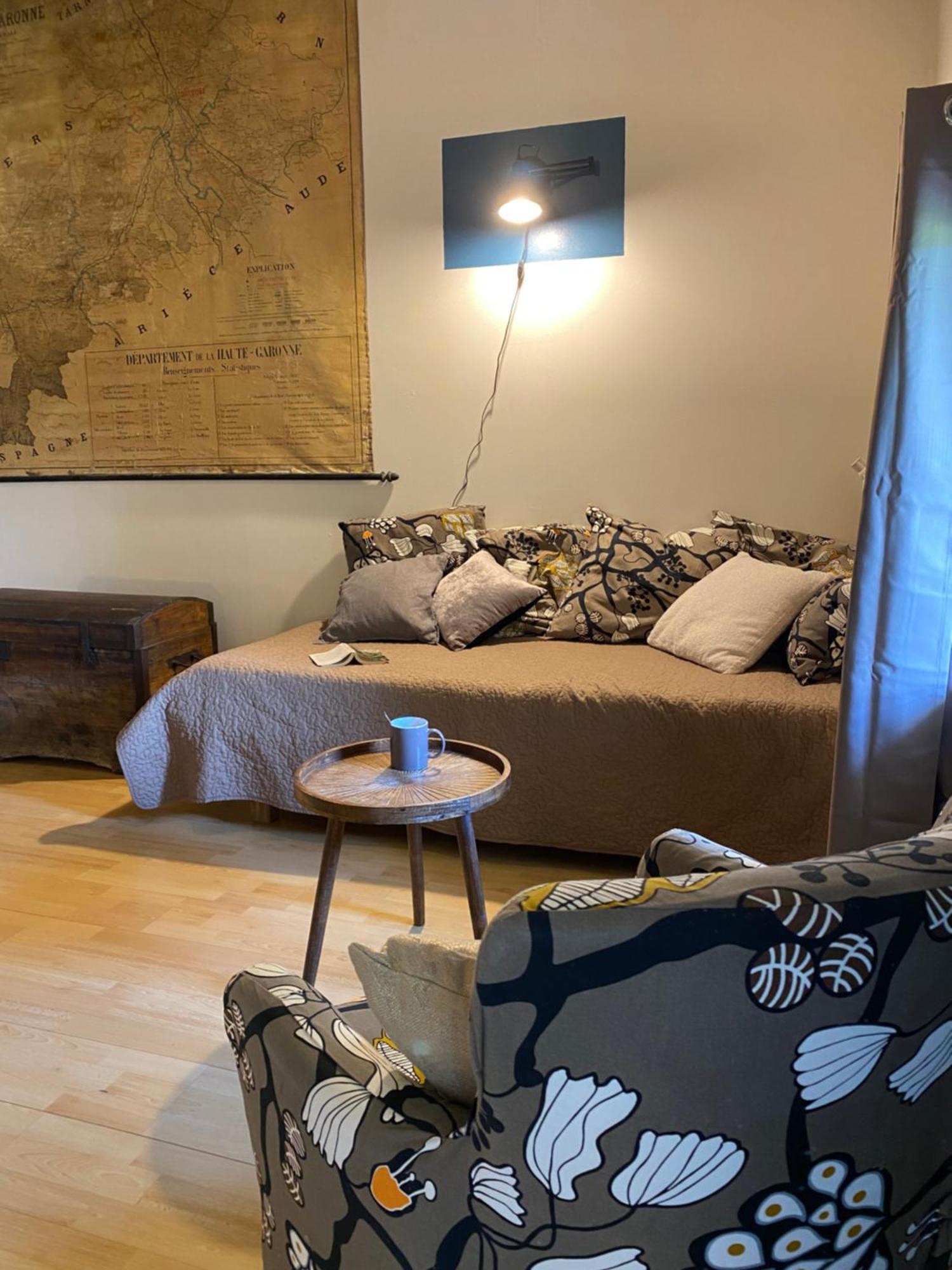 Bed and Breakfast Le Repaire De La Reveuse Saint-Frajou Номер фото