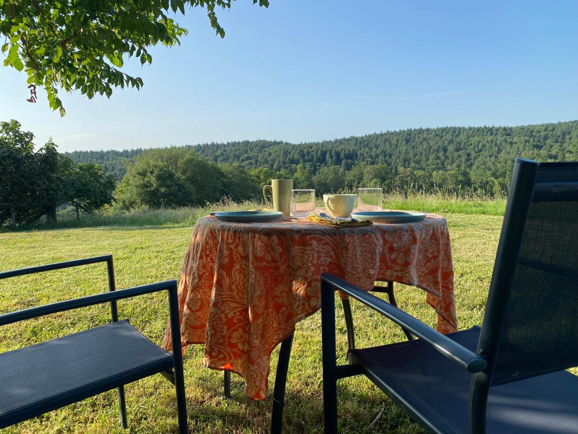 Bed and Breakfast Le Repaire De La Reveuse Saint-Frajou Экстерьер фото